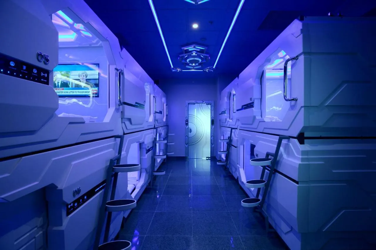 Capsule hotel The Arrivals Capsule Sg